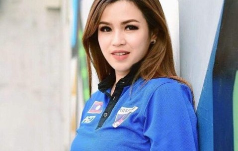 创老挝历史 美女足球老板“万人迷”重奖U23队【图】